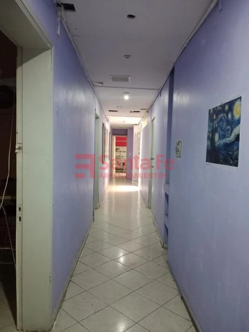 Casa de 26 alcobas en arriendo en Laureles, Medellín, 750 m² · foto 4 de 10