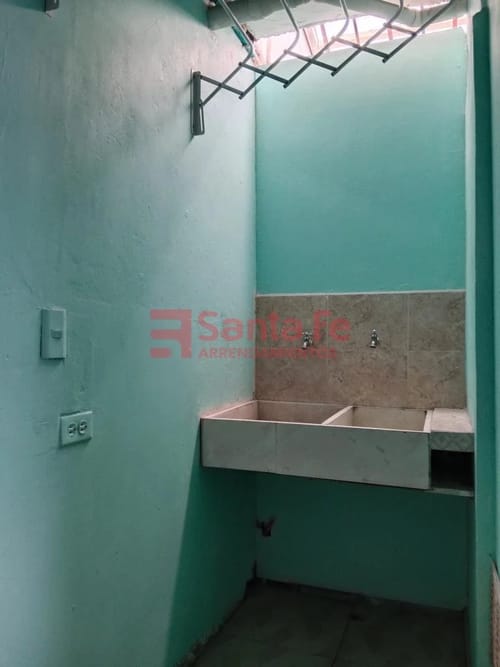 Casa de 26 alcobas en arriendo en Laureles, Medellín, 750 m² · foto 8 de 10