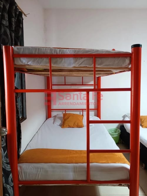 Casa de 4 alcobas en arriendo en Potrera Miserenga, Medellín, 120 m² · foto 7 de 10
