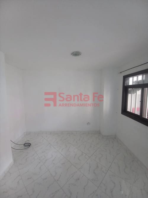 Apartamento de 3 alcobas en venta en Centro, Bello, 82 m² · foto 2 de 10
