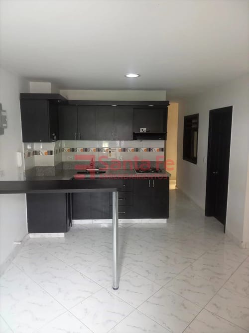 Apartamento de 3 alcobas en venta en Centro, Bello, 82 m² · foto 4 de 10