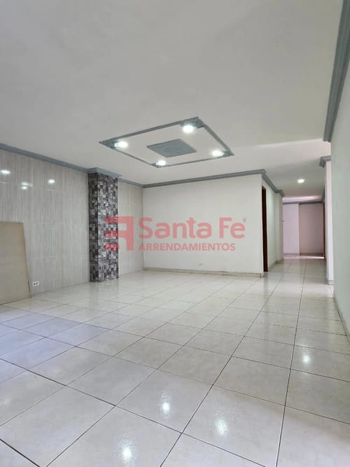 Casa de 4 alcobas en venta en Boston, Medellín, 113 m² · foto 2 de 10