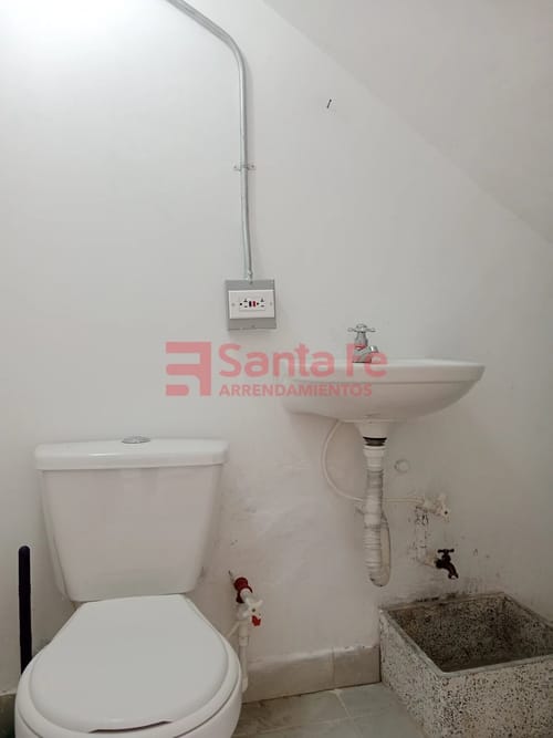 Local en arriendo en Naranjal, Medellín, 35 m² · foto 3 de 4