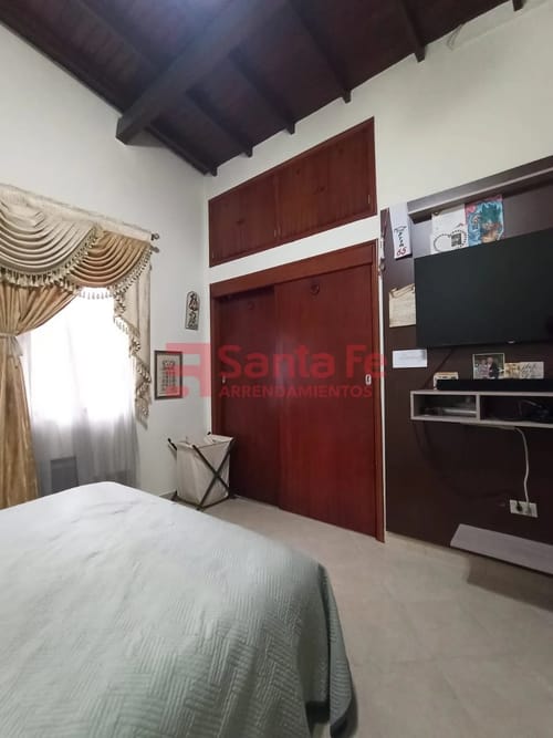 Casa de 4 alcobas en venta en Boston, Medellín, 210 m² · foto 8 de 10