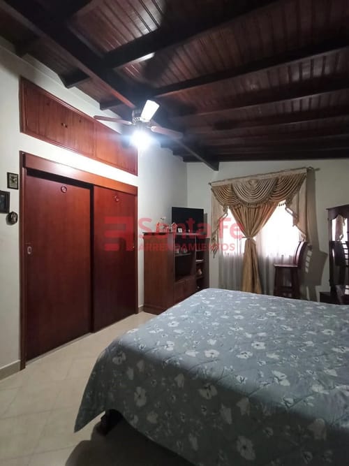 Casa de 4 alcobas en venta en Boston, Medellín, 210 m² · foto 10 de 10
