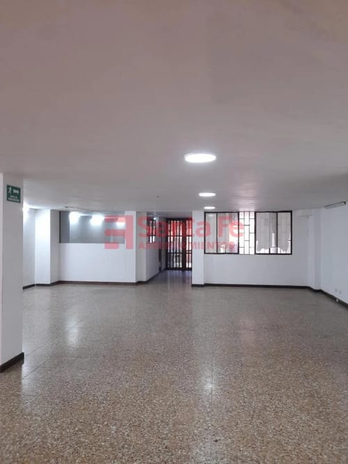 Local en arriendo en La Floresta, Medellín, 160 m² · foto 2 de 10