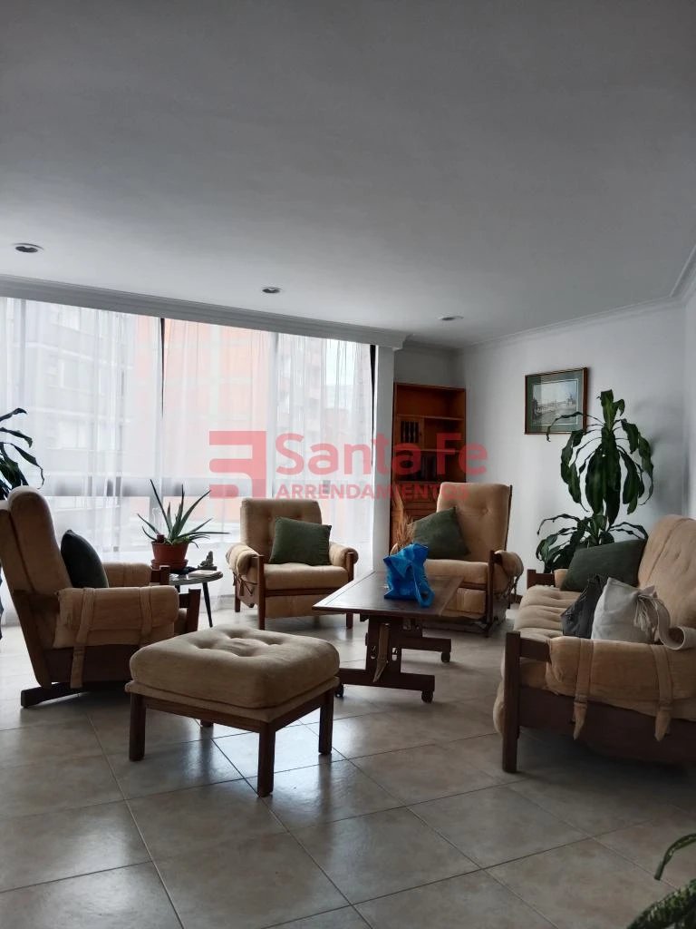Apartamento en arriendo en Laureles, Medellín · foto 2 de 10