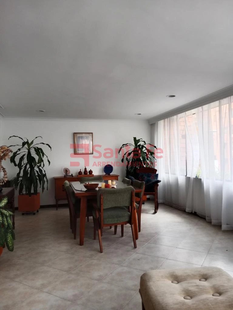 Apartamento en arriendo en Laureles, Medellín · foto 3 de 10