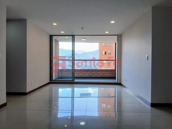Apartamento de 4 alcobas en arriendo en Santa Maria De Los Angeles, Medellín, 102 m² · foto 2 de 10