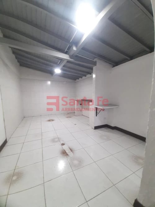 Bodega en arriendo en Perpetuo Socorro, Medellín, 140 m² · foto 5 de 9