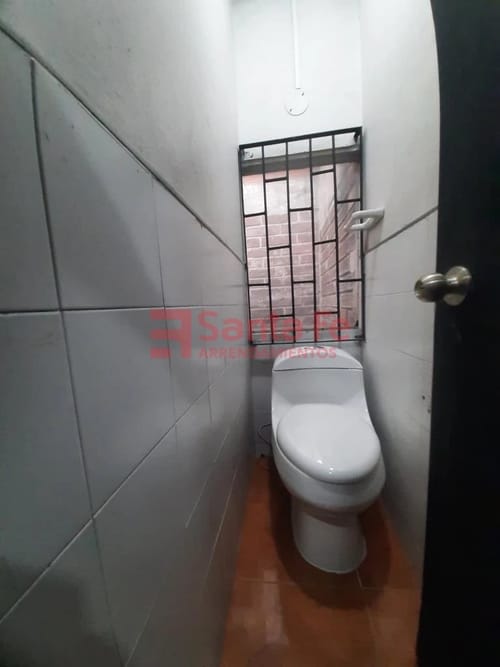 Bodega en arriendo en Perpetuo Socorro, Medellín, 140 m² · foto 7 de 9
