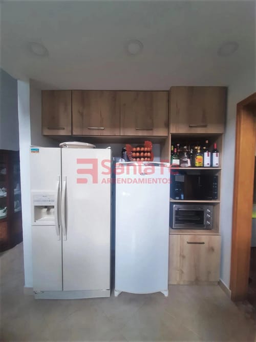 Casa de 5 alcobas en arriendo en Media Luna, Medellín, 500 m² · foto 7 de 10