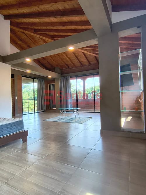 Casa de 4 alcobas en arriendo en El Jardin, Medellín, 300 m² · foto 6 de 10