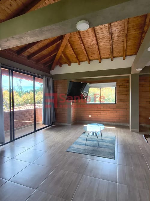 Casa de 4 alcobas en arriendo en El Jardin, Medellín, 300 m² · foto 9 de 10