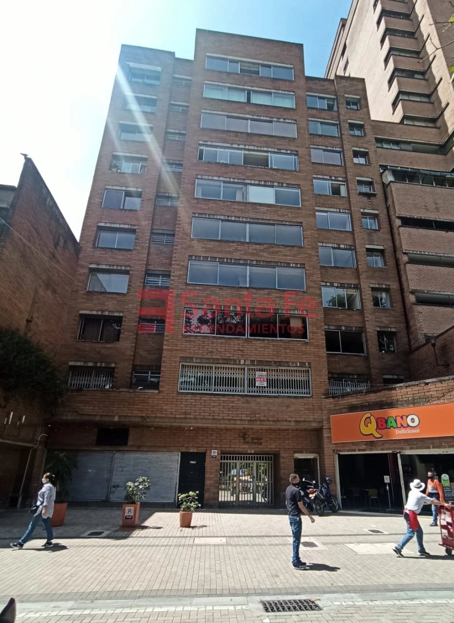 Apartamento en venta en La Candelaria, Medellín · foto 2 de 10