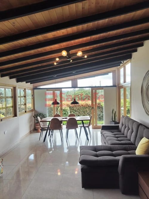 Casa de 5 alcobas en arriendo en Piedras Blancas-Matasano, Medellín, 364 m² · foto 5 de 10