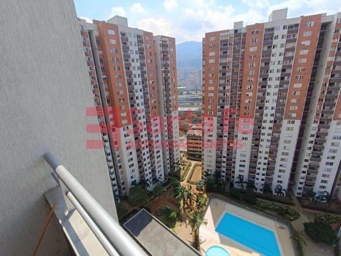 Apartamento de 3 alcobas en venta en Suarez, Bello, 59 m² · foto 4 de 10