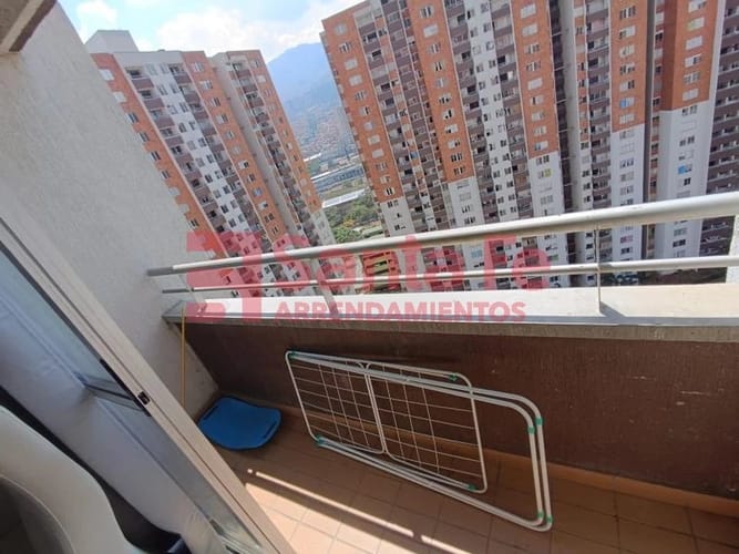 Apartamento de 3 alcobas en venta en Suarez, Bello, 59 m² · foto 5 de 10