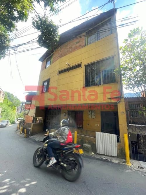 Apartamento en venta en Suarez, Bello, 240 m² · foto 2 de 10