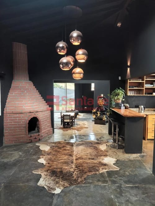 Casa de 5 alcobas en arriendo en La Honda, Medellín, 380 m² · foto 3 de 10