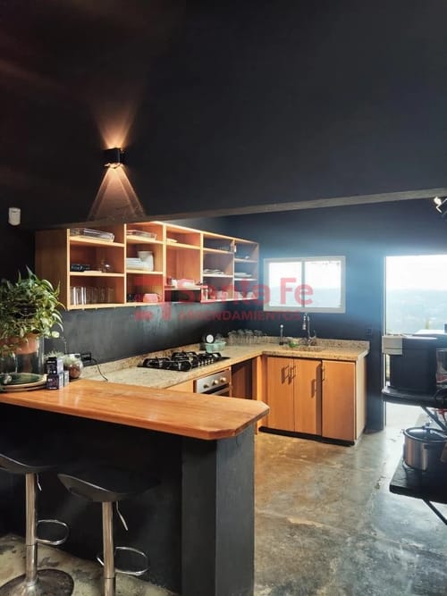 Casa de 5 alcobas en arriendo en La Honda, Medellín, 380 m² · foto 4 de 10