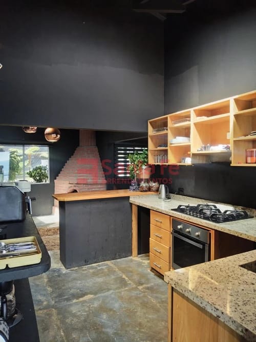 Casa de 5 alcobas en arriendo en La Honda, Medellín, 380 m² · foto 5 de 10