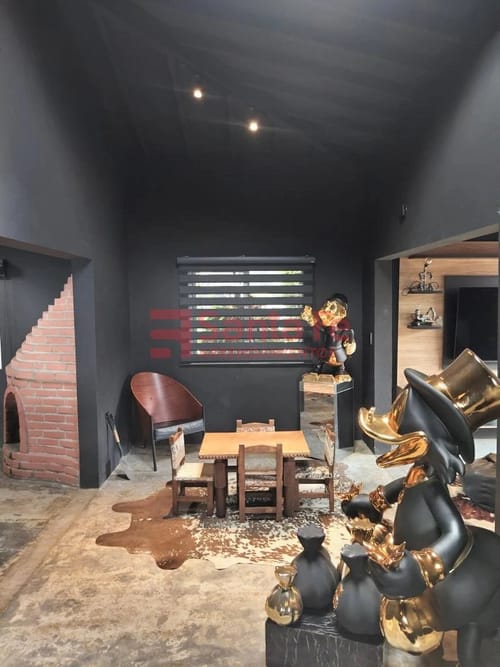 Casa de 5 alcobas en arriendo en La Honda, Medellín, 380 m² · foto 8 de 10