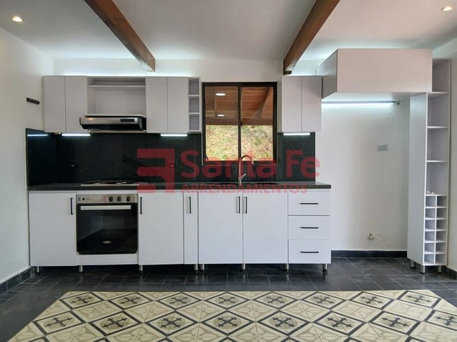 Casa de 3 alcobas en arriendo en San Ignacio, Medellín, 250 m² · foto 3 de 10