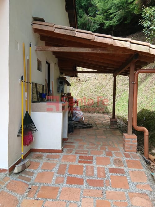 Casa de 3 alcobas en arriendo en San Ignacio, Medellín, 250 m² · foto 5 de 10