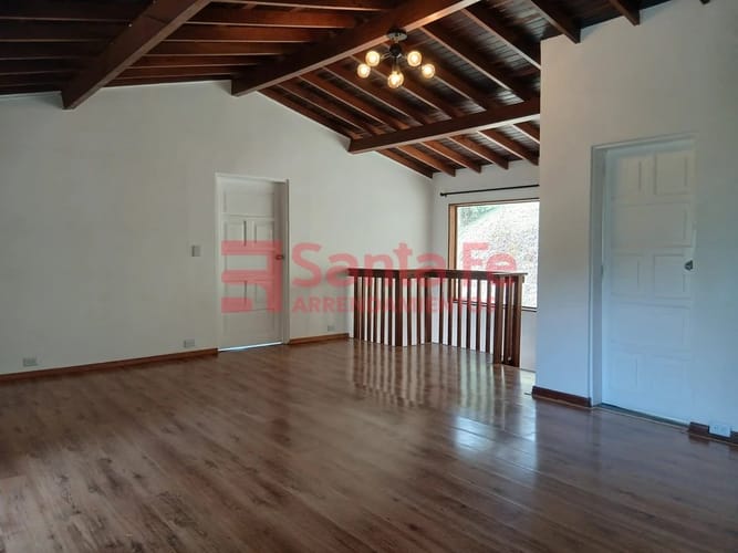 Casa de 3 alcobas en arriendo en San Ignacio, Medellín, 250 m² · foto 7 de 10