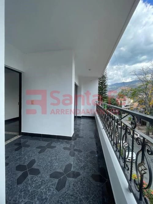 Apartamento de 5 alcobas en venta en Suarez, Bello, 121 m² · foto 4 de 10