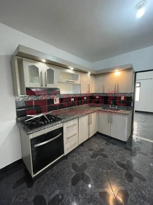 Apartamento de 5 alcobas en venta en Suarez, Bello, 121 m² · foto 8 de 10