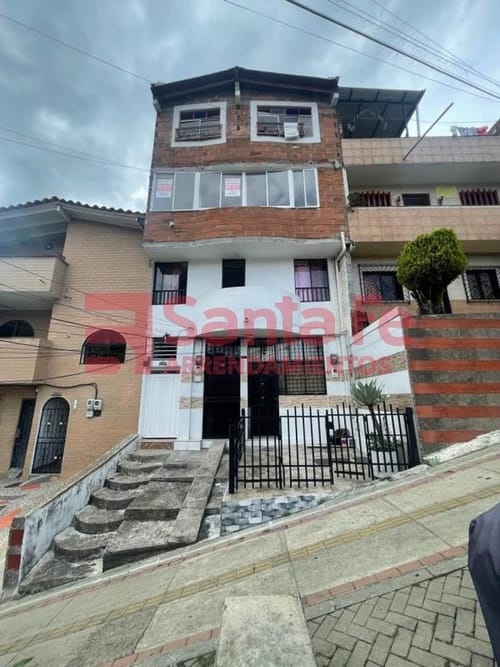Apartamento de 3 alcobas en venta en Suarez, Bello, 132 m² · foto 2 de 10