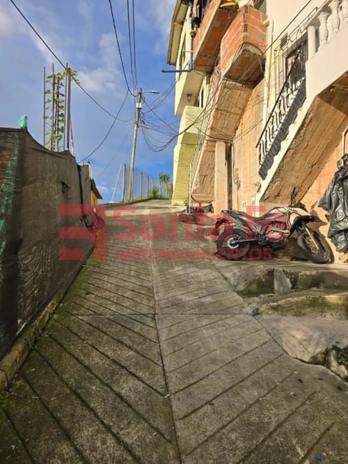Casa de 3 alcobas en venta en Camino Verde, Envigado, 120 m² · foto 3 de 10