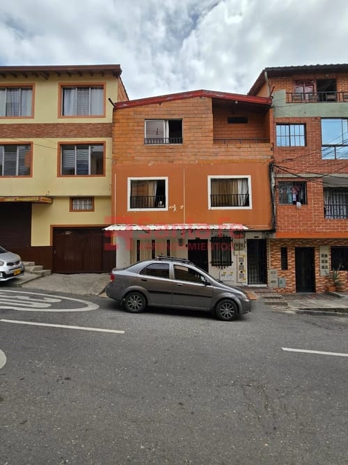 Apartamento de 2 alcobas en venta en Centro, Bello, 63 m² · foto 2 de 10