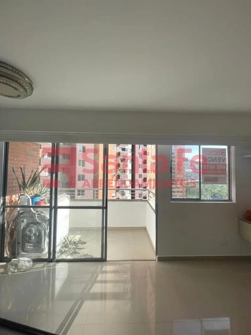 Apartamento de 3 alcobas en venta en Suarez, Bello, 83 m² · foto 3 de 10