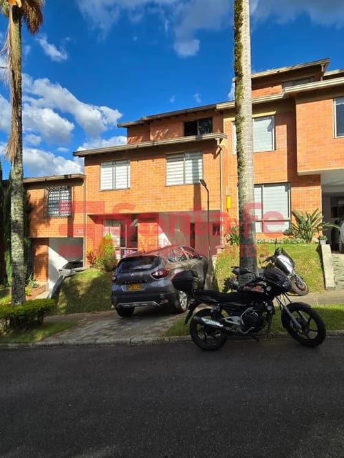 Casa de 4 alcobas en venta en Camino Verde, Envigado, 134 m² · foto 3 de 10