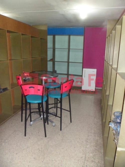 Bodega en venta en La Candelaria, Medellín, 100 m² · foto 3 de 8