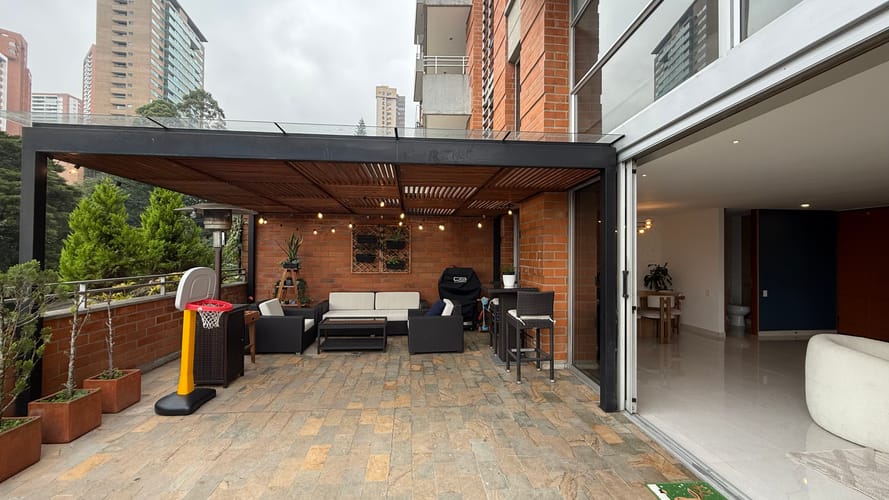 Apartamento de 3 alcobas en venta en El Poblado, Medellín, 210 m² · foto 14 de 15