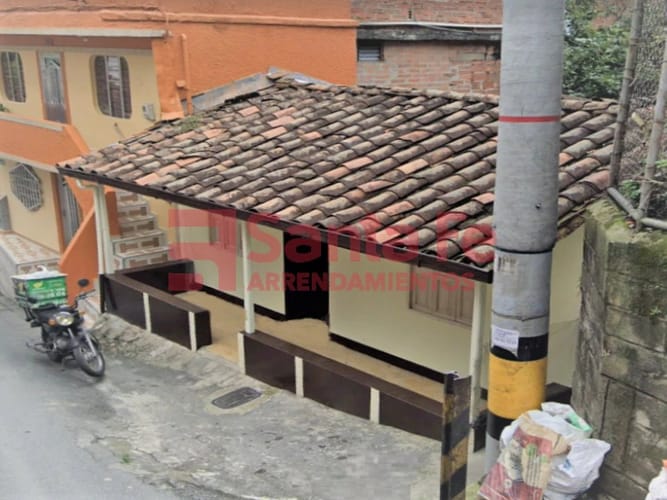 Casa de 4 alcobas en venta en Camino Verde, Envigado, 277 m² · foto 2 de 10