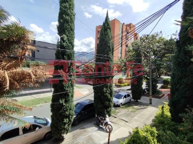 Casa de 4 alcobas en venta en Estadio, Medellín, 144 m² · foto 5 de 10