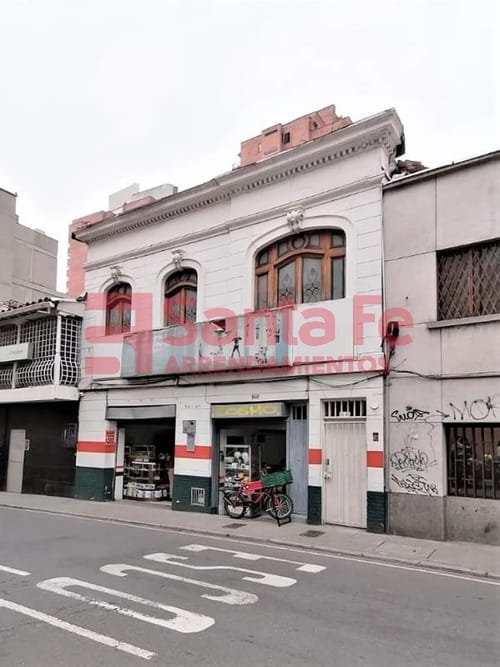 Casa de 11 alcobas en venta en La Candelaria, Medellín, 205 m² · foto 2 de 10