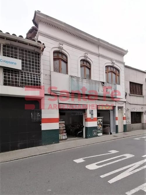 Casa de 11 alcobas en venta en La Candelaria, Medellín, 205 m² · foto 3 de 10