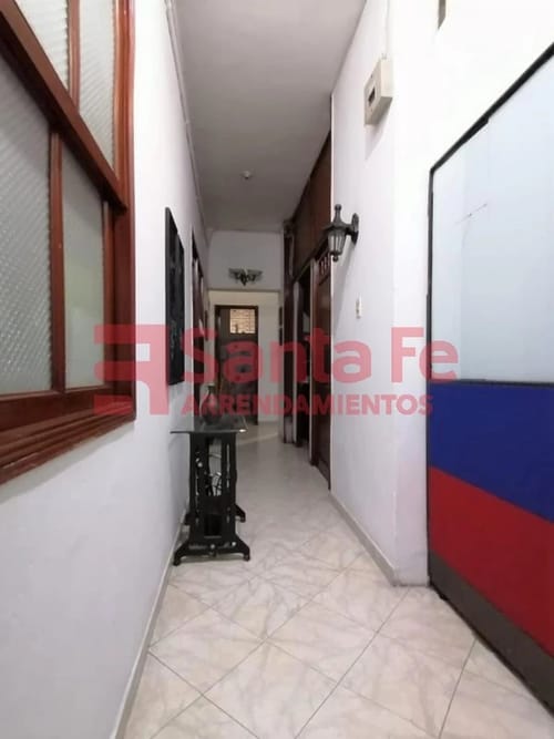 Casa de 11 alcobas en venta en La Candelaria, Medellín, 205 m² · foto 7 de 10