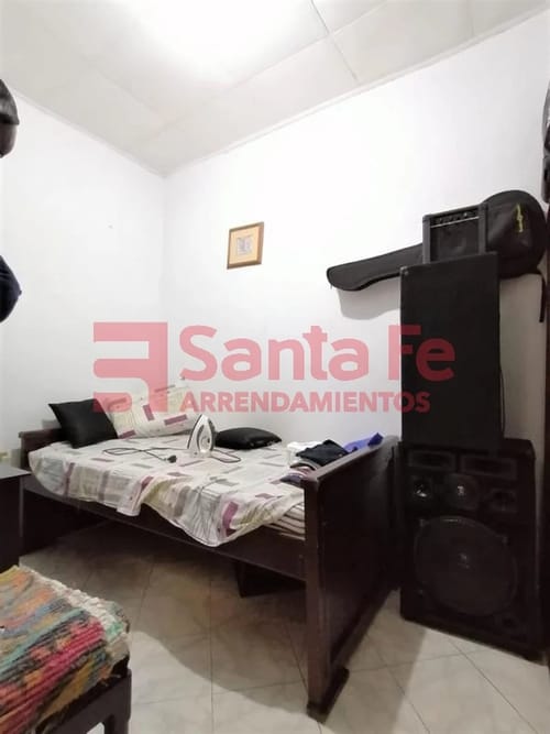 Casa de 11 alcobas en venta en La Candelaria, Medellín, 205 m² · foto 9 de 10
