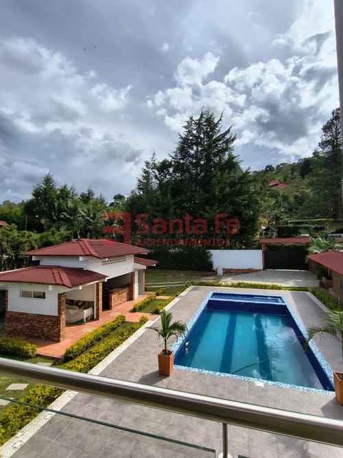 Finca en venta en La Brizuela, Guarne, 1832 m² · foto 2 de 10