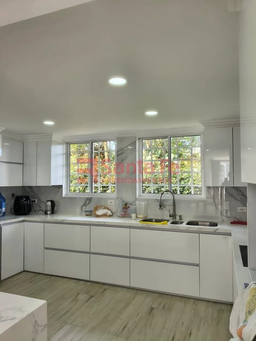 Finca en venta en La Brizuela, Guarne, 1832 m² · foto 3 de 10