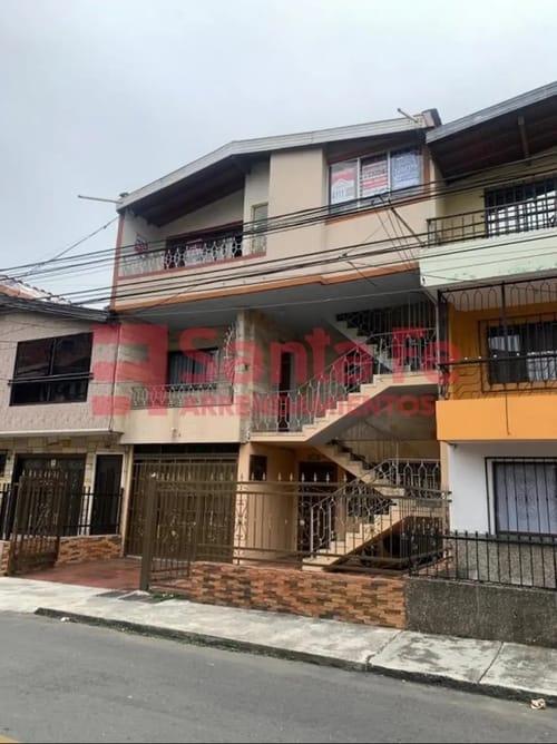 Apartamento de 5 alcobas en venta en Cristo Rey, Medellín, 140 m² · foto 2 de 10