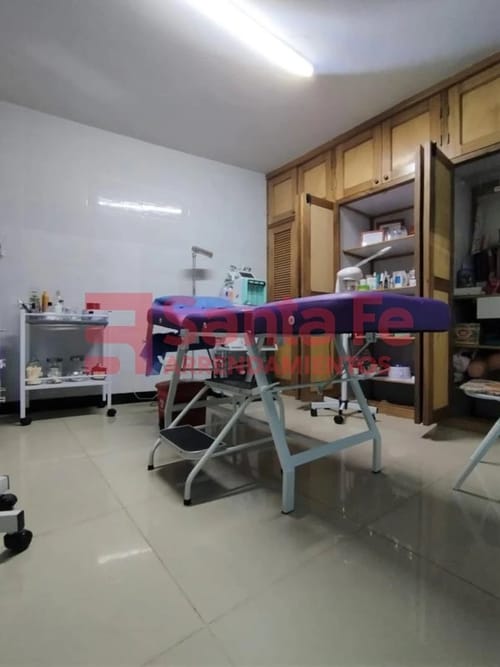 Casa de 6 alcobas en venta en Calasanz, Medellín, 240 m² · foto 10 de 10