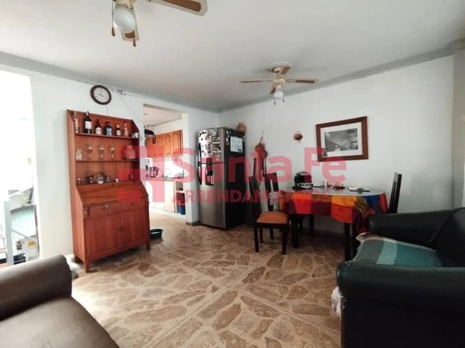 Casa de 6 alcobas en venta en Florencia, Medellín, 138 m² · foto 4 de 10